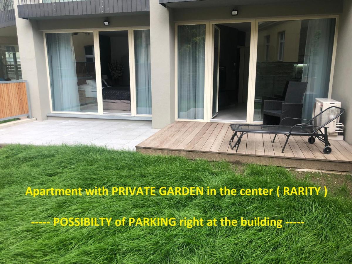 Luxury Apartment With Private Garden Prague Ngoại thất bức ảnh