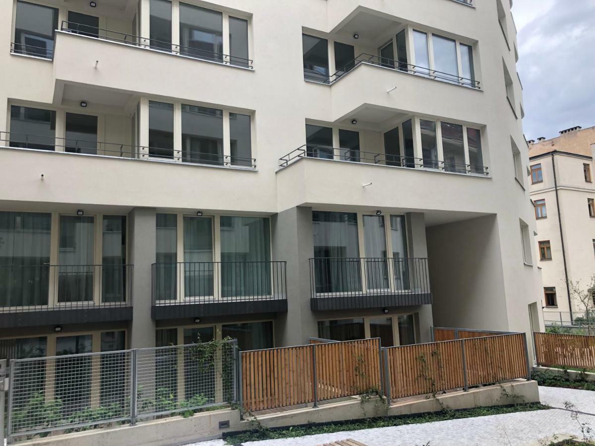 Luxury Apartment With Private Garden Prague Ngoại thất bức ảnh