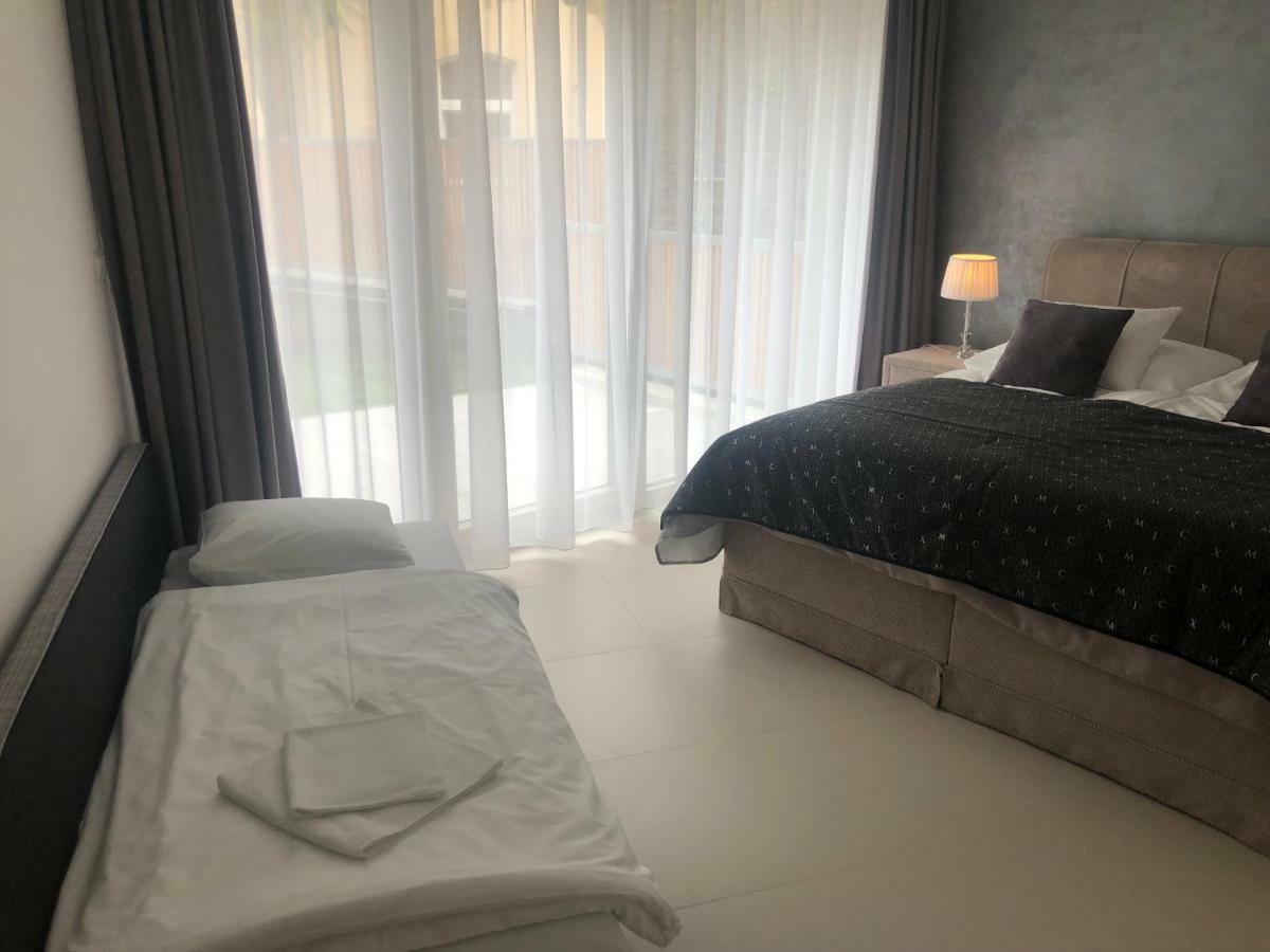 Luxury Apartment With Private Garden Prague Ngoại thất bức ảnh